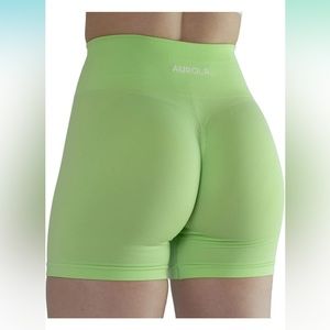 Aurola shorts tender green 💚